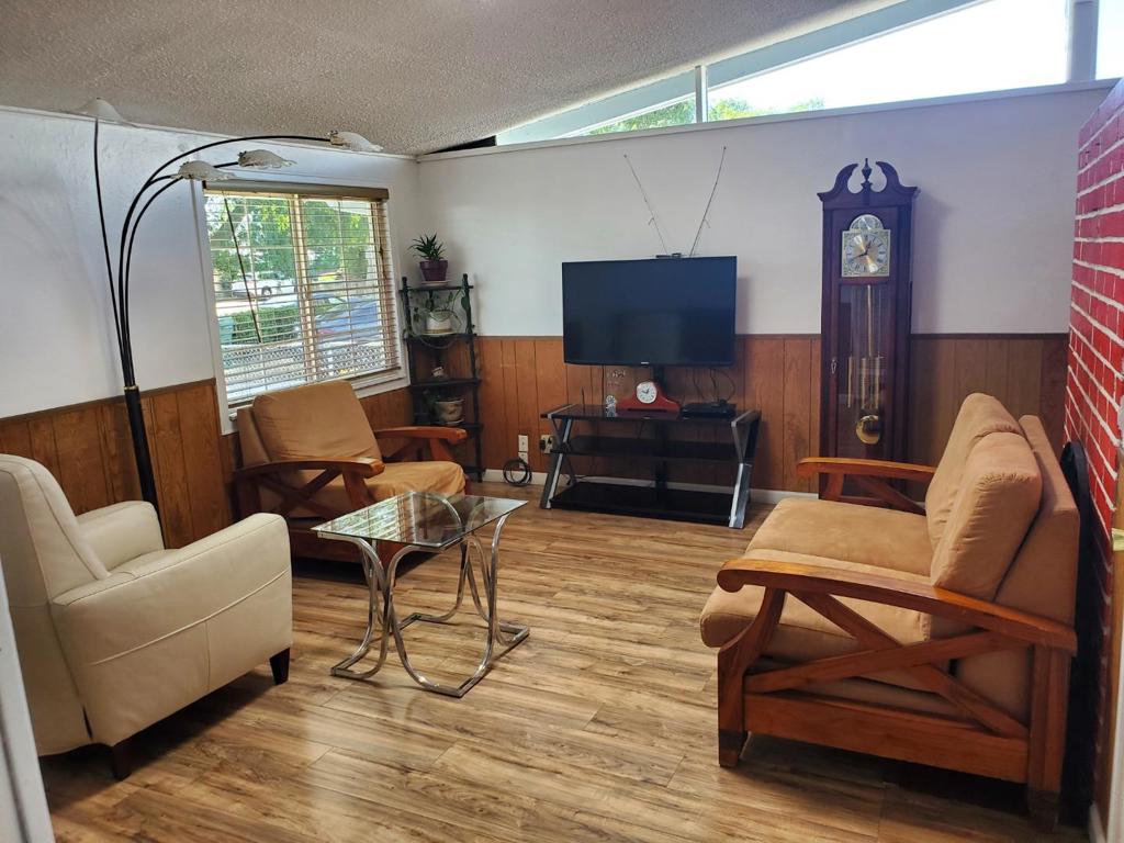 1655 Marsh Street Property Photo 6
