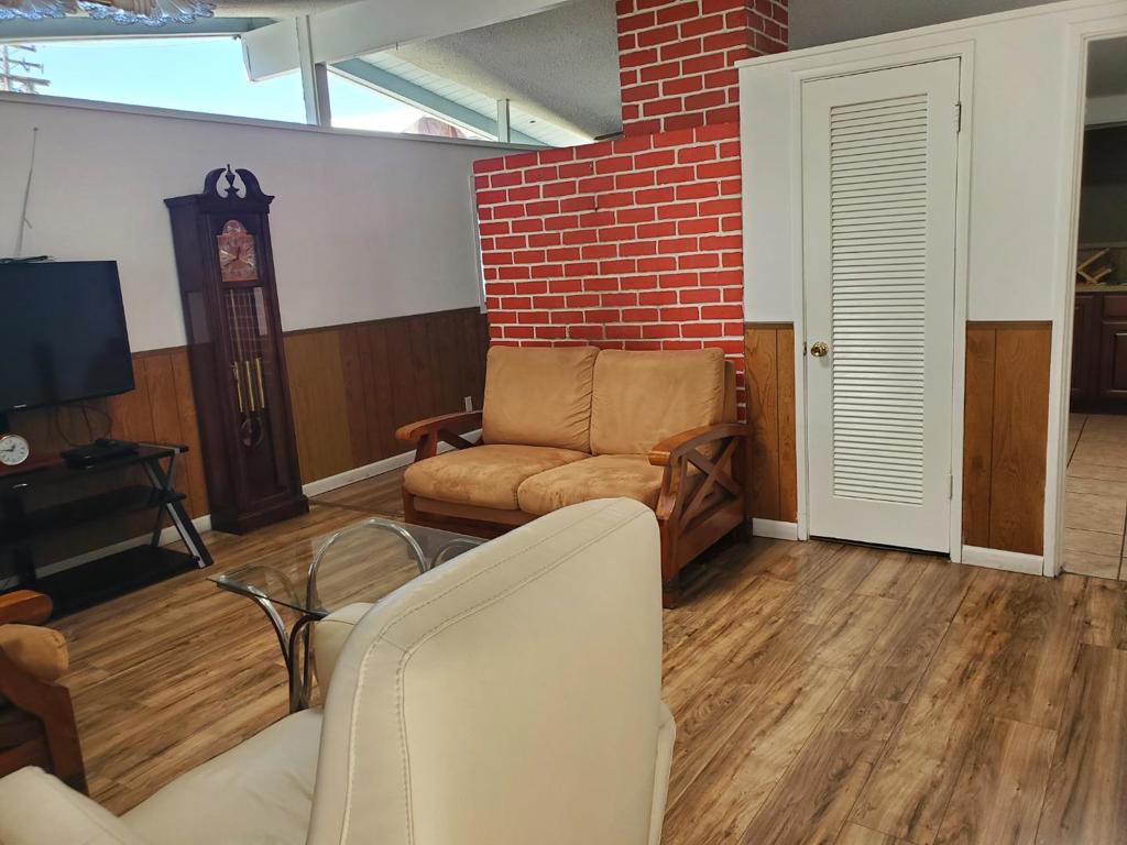 1655 Marsh Street Property Photo 7