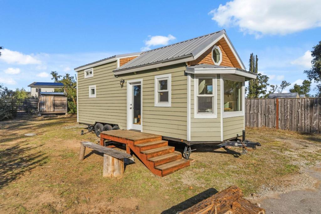 15 Braemoor Drive Property Photo 2