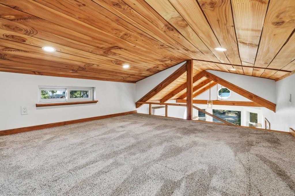 15 Braemoor Drive Property Photo 22