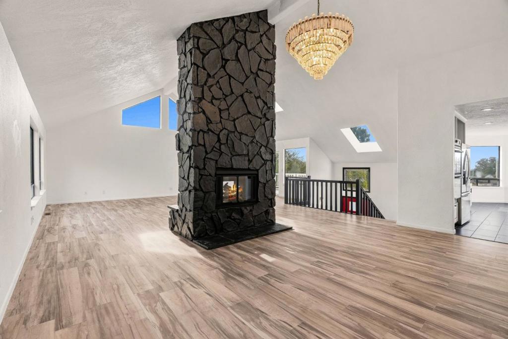 607 Saint Andrews Drive Property Photo 8