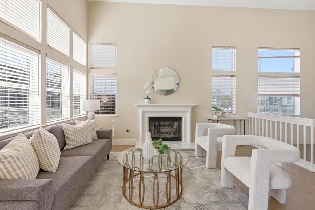 585 Shoal Circle Property Photo 4