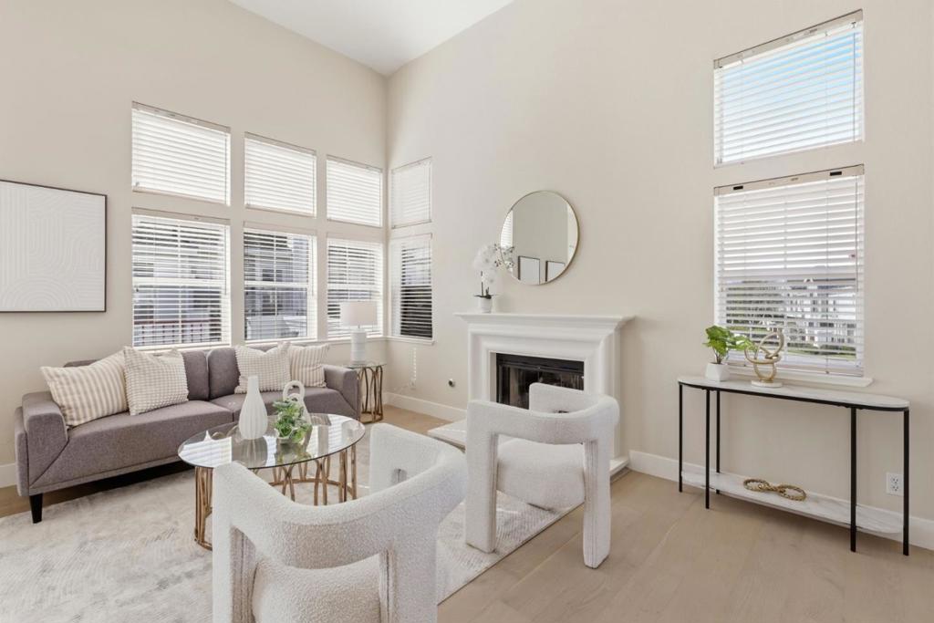 585 Shoal Circle Property Photo 6