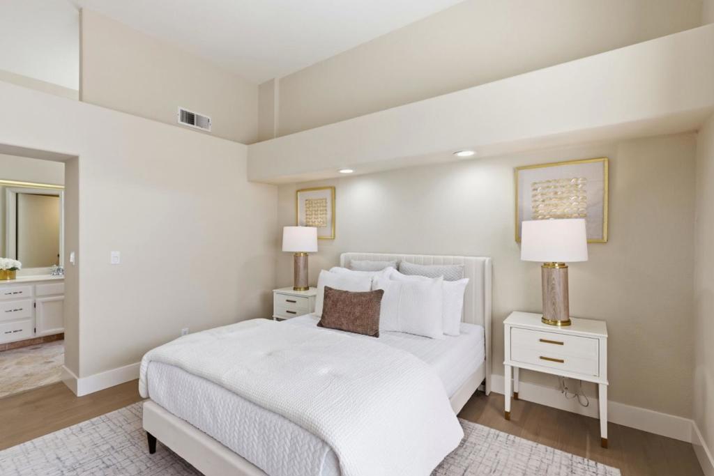 585 Shoal Circle Property Photo 14