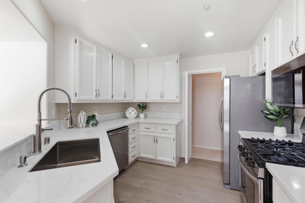 585 Shoal Circle Property Photo 23