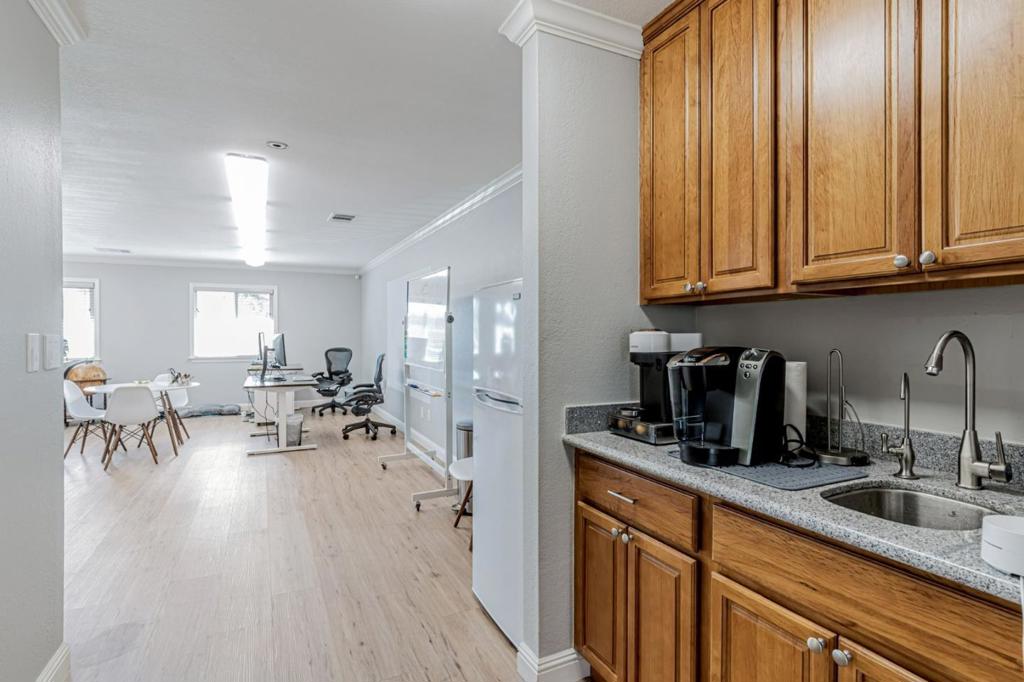 1217 Park Avenue Property Photo 18