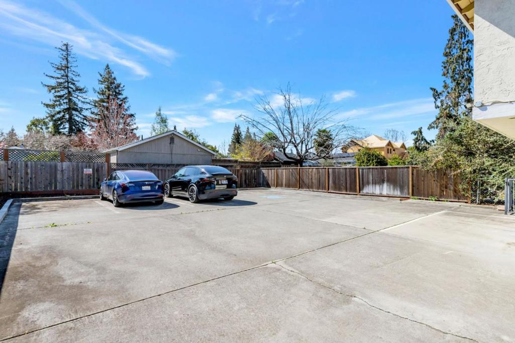 1217 Park Avenue Property Photo 20