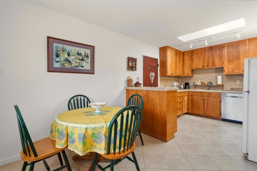1313 Harding Street Property Photo 8