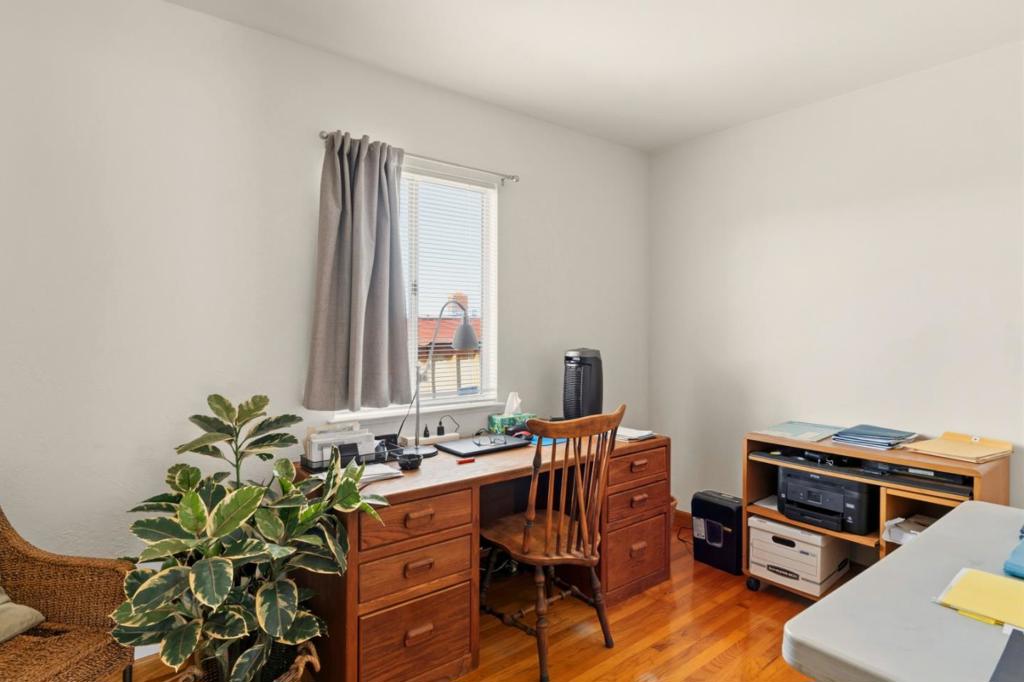 1313 Harding Street Property Photo 17