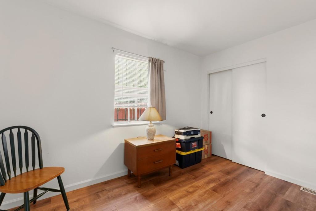1313 Harding Street Property Photo 20