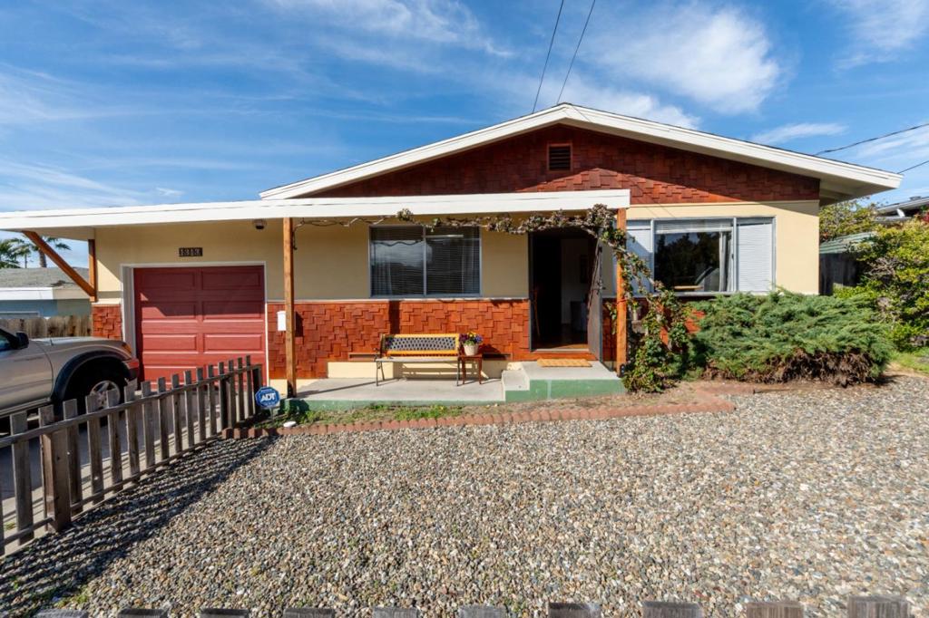 1313 Harding Street Property Photo 25