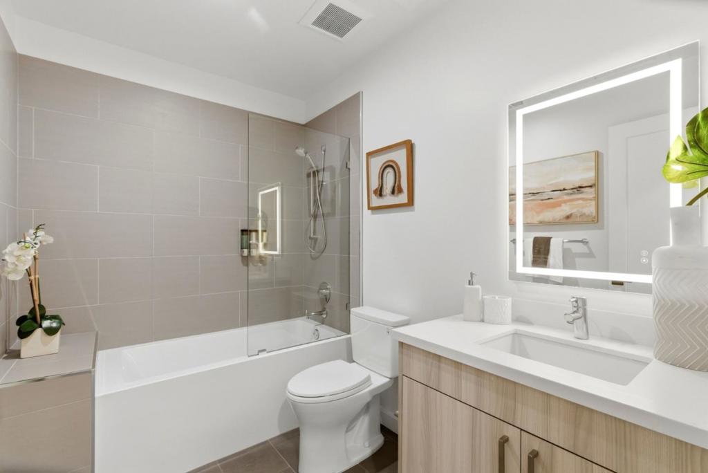 922 Woodside Road Property Photo 7