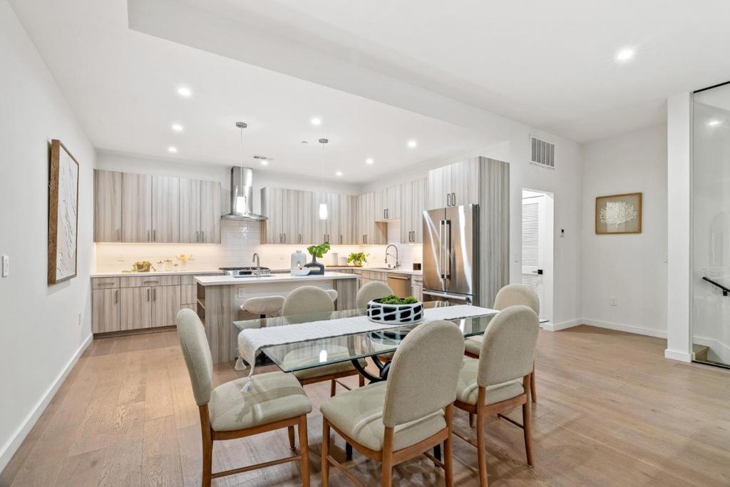 922 Woodside Road Property Photo 13