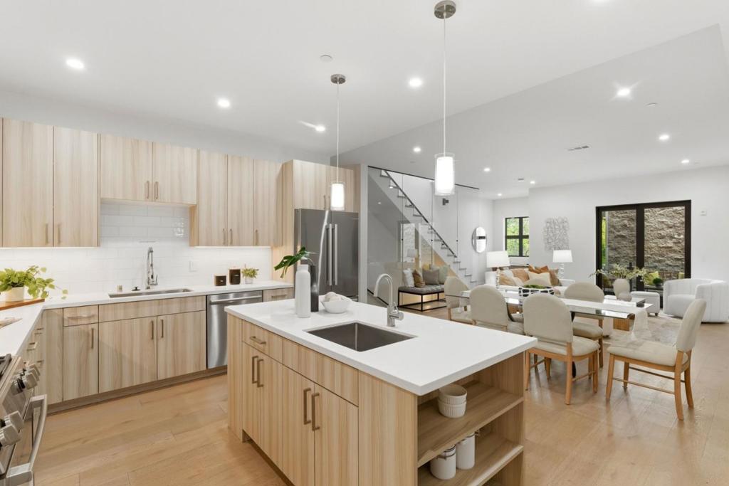 922 Woodside Road Property Photo 15