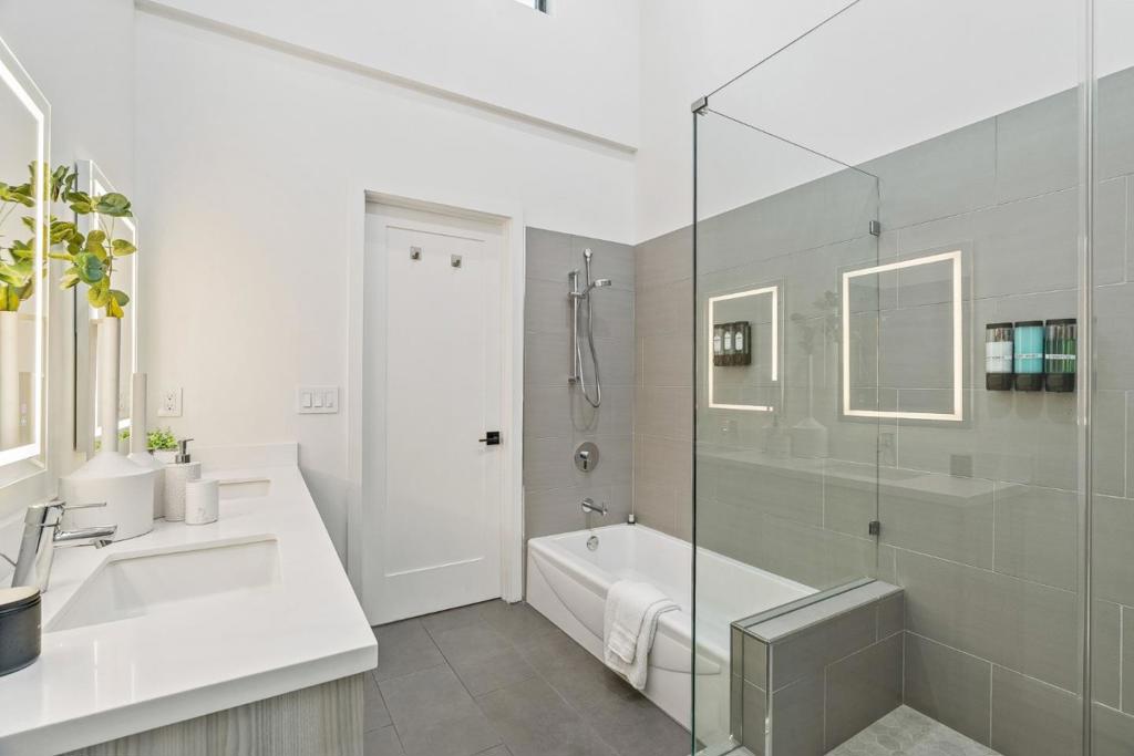 922 Woodside Road Property Photo 24