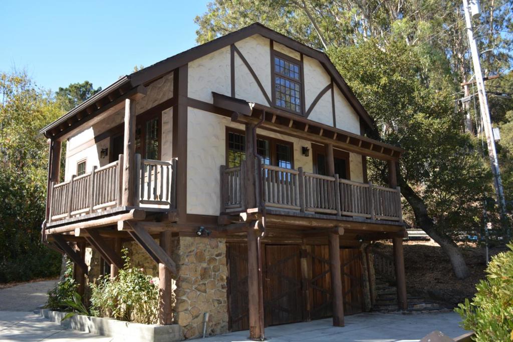 3035 Canyon Road Property Photo 9