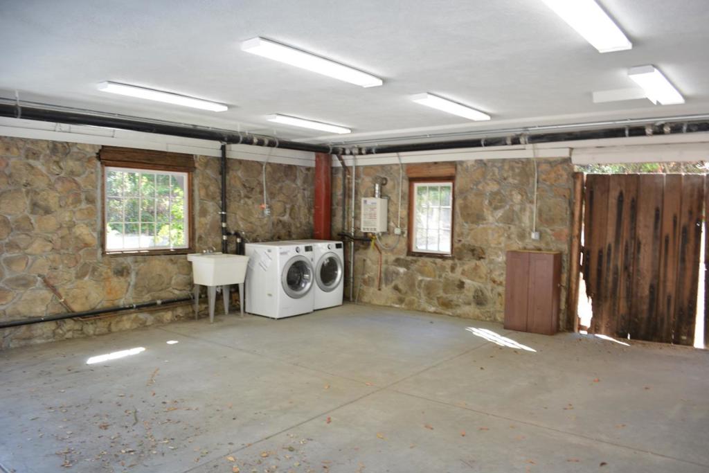3035 Canyon Road Property Photo 18