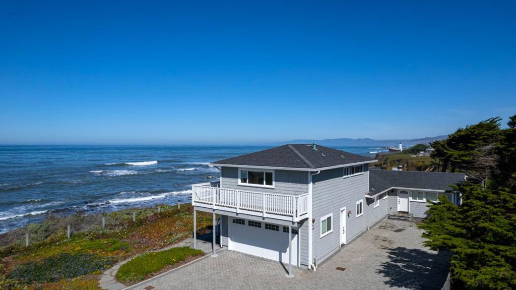 12901 Cabrillo Highway Property Photo 1