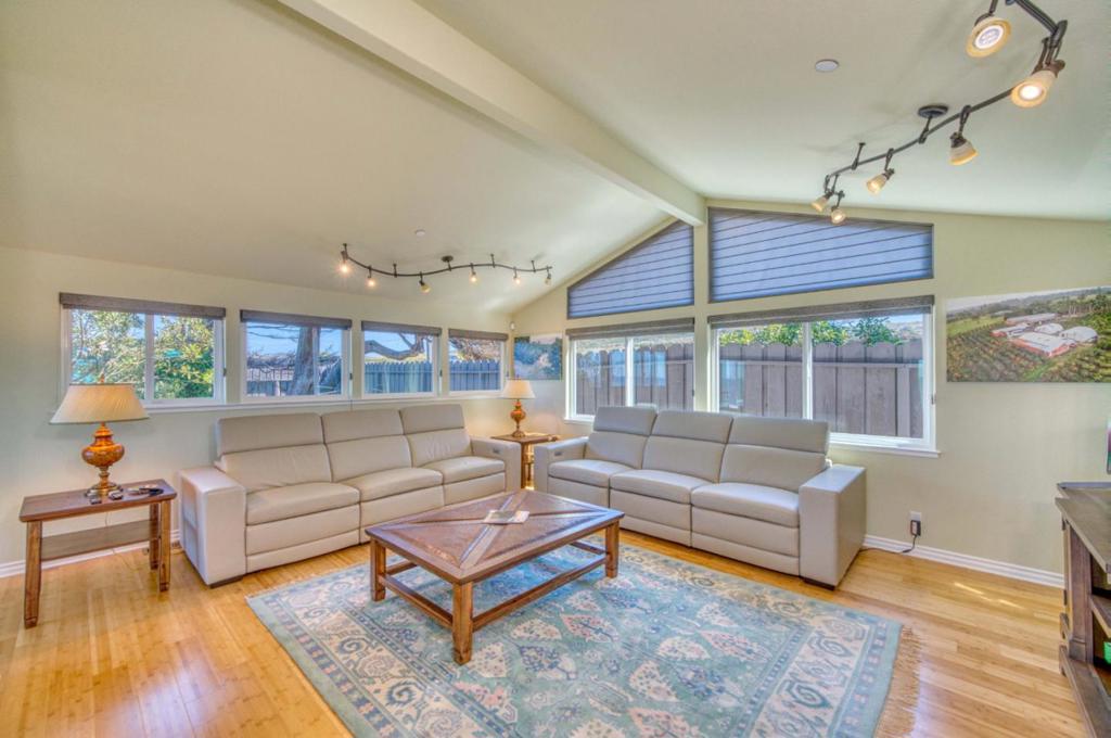 12901 Cabrillo Highway Property Photo 8