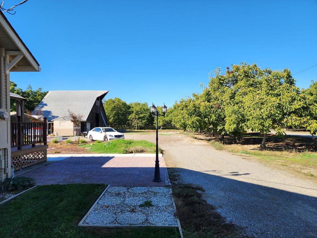 3719 N Hart Road Property Photo 35