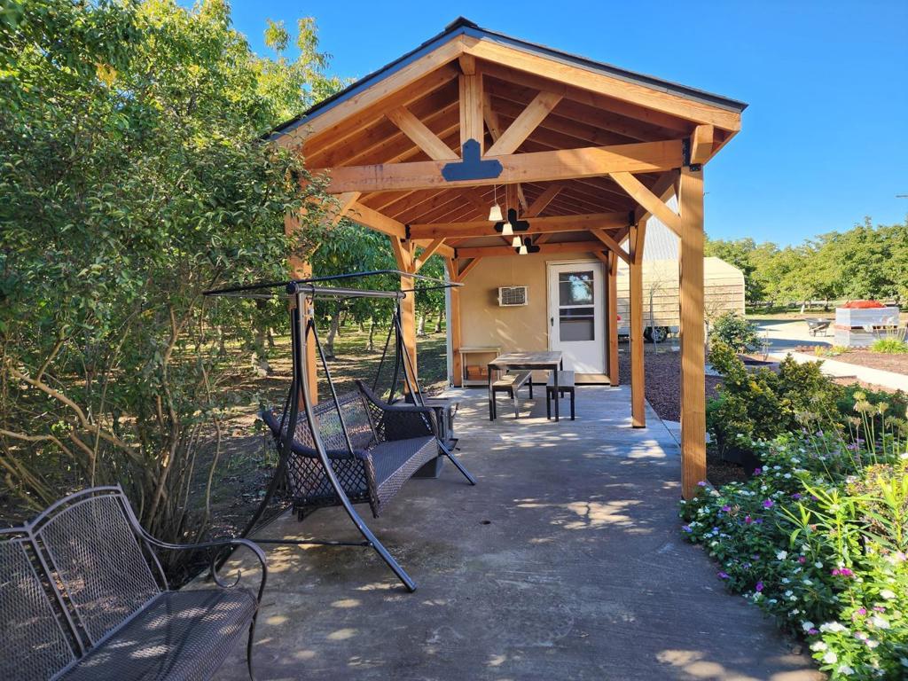 3719 N Hart Road Property Photo 42