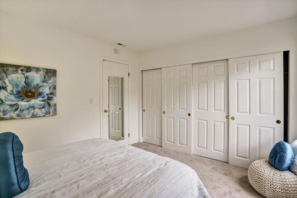 3123 Lake Trasimeno Drive Property Photo 29