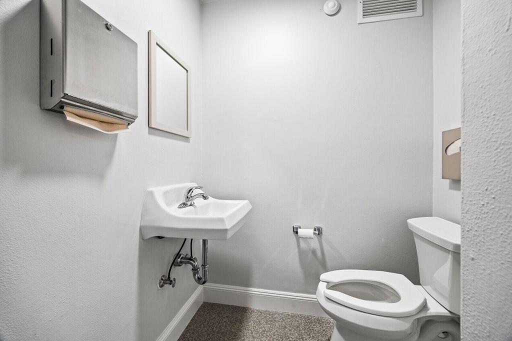 65 Winslow Property Photo 19