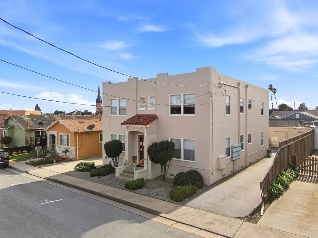 15 Eastern Drive Property Photo 1
