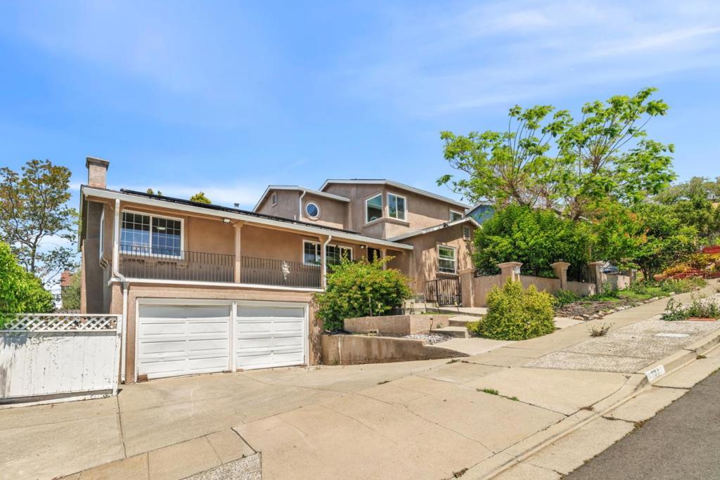 722 Gleneagle Avenue Property Photo
