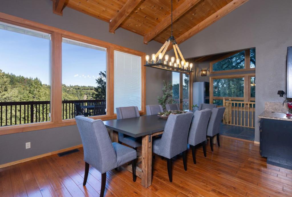22125 Miller Ridge Road Property Photo 2