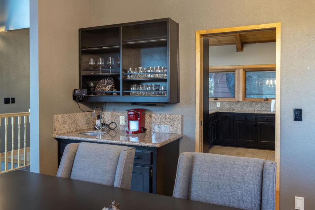 22125 Miller Ridge Road Property Photo 3