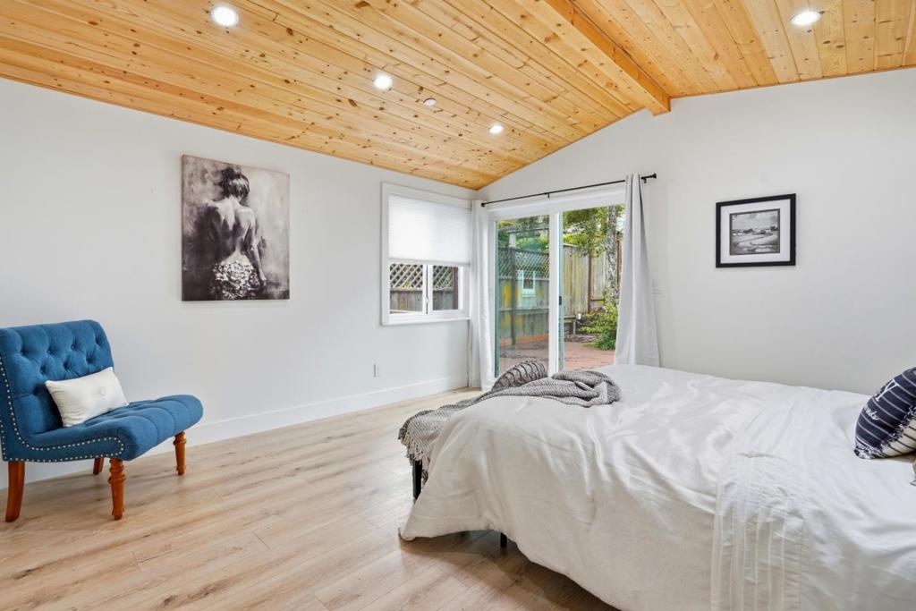27 Midway Avenue Property Photo 14