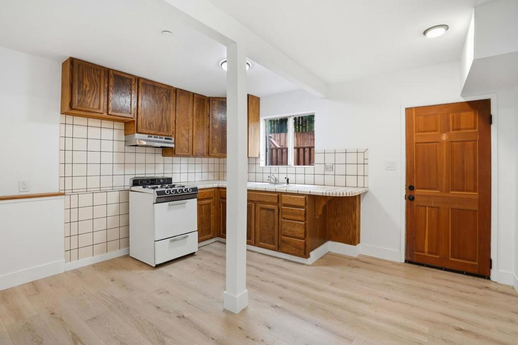27 Midway Avenue Property Photo 26