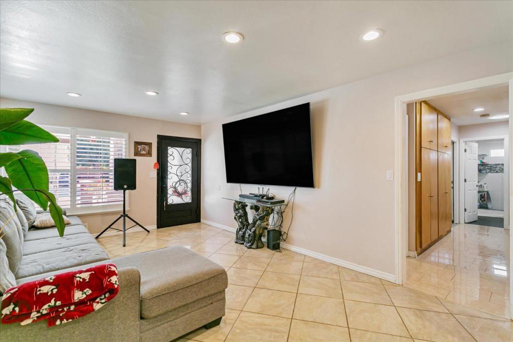 105 Sanchez Drive Property Photo 10