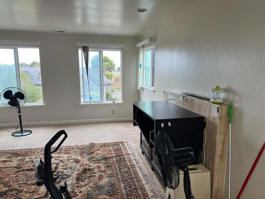 430 Pine Avenue Property Photo 8