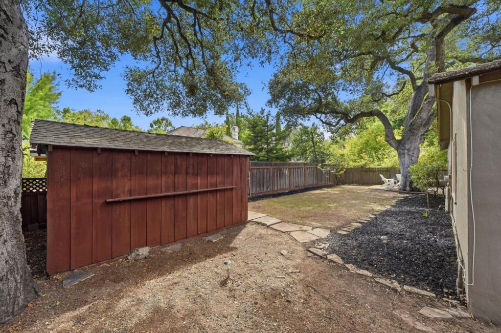 1665 Middlefield Road Property Photo 30