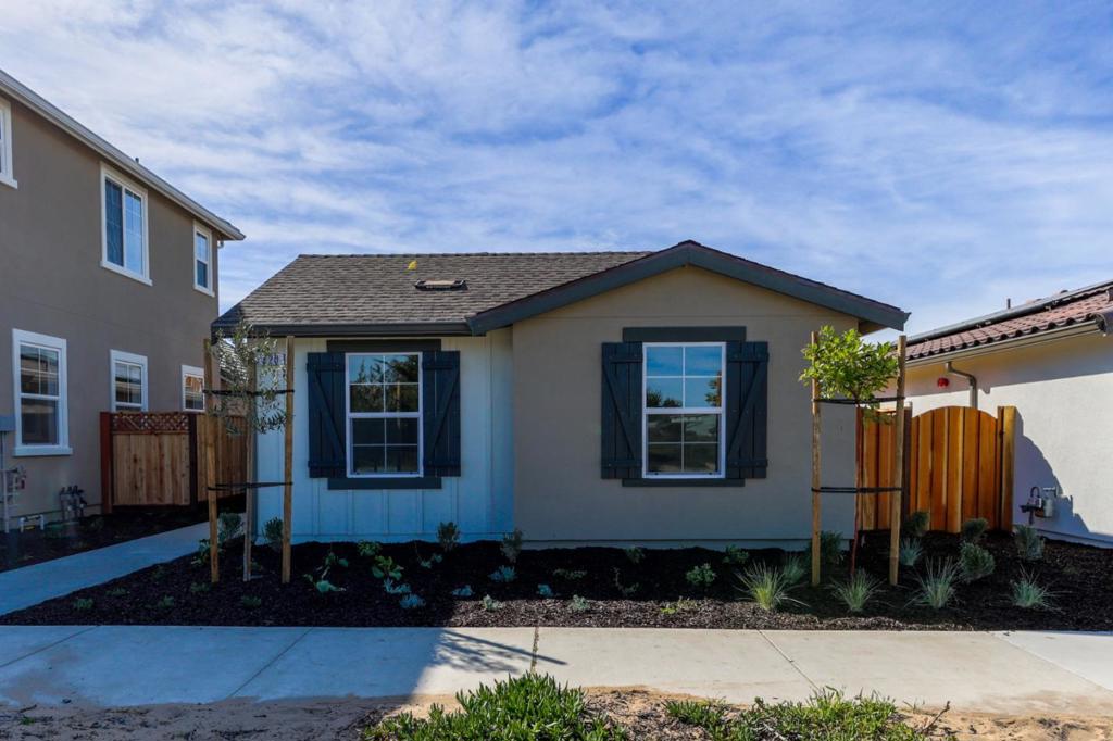 626 Carmel Avenue Property Photo 1