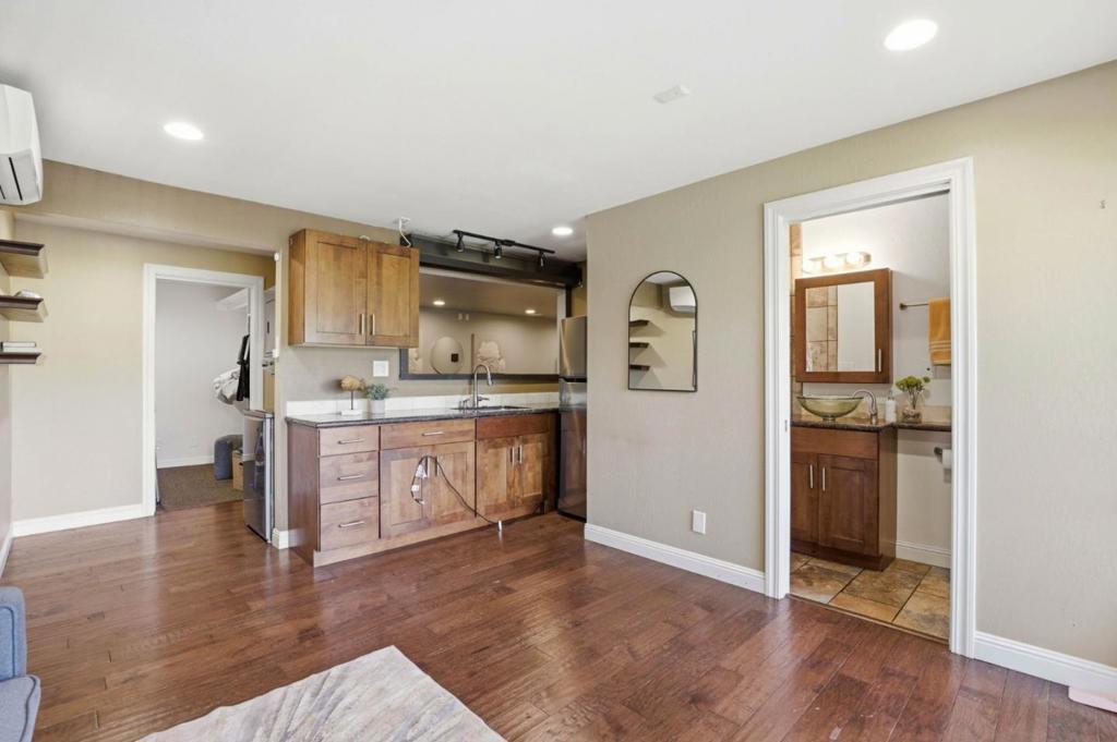 17285 Copper Hill Drive Property Photo 13