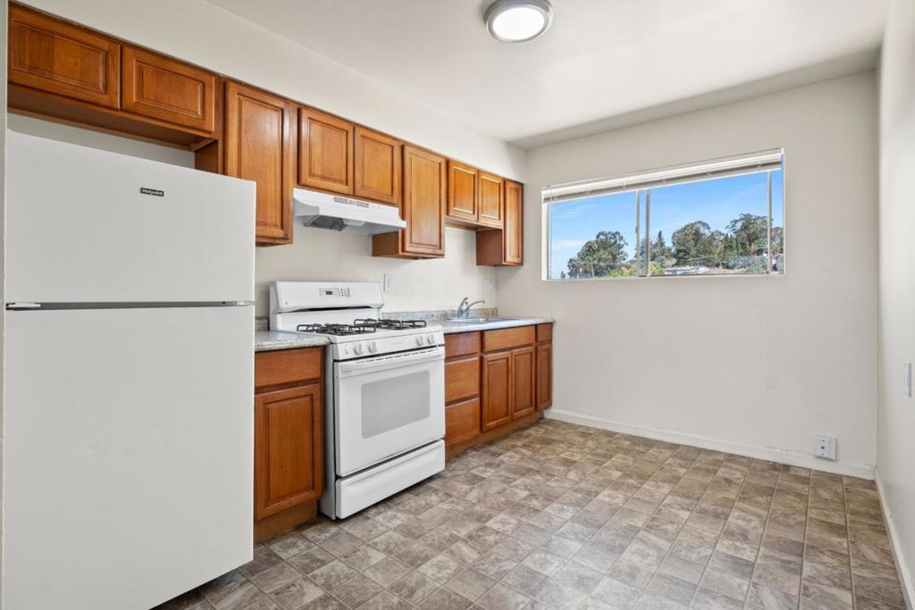 24598 Sybil Avenue Property Photo 11
