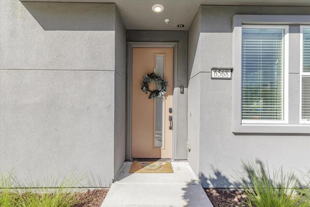 6568 Vision Court Property Photo 2