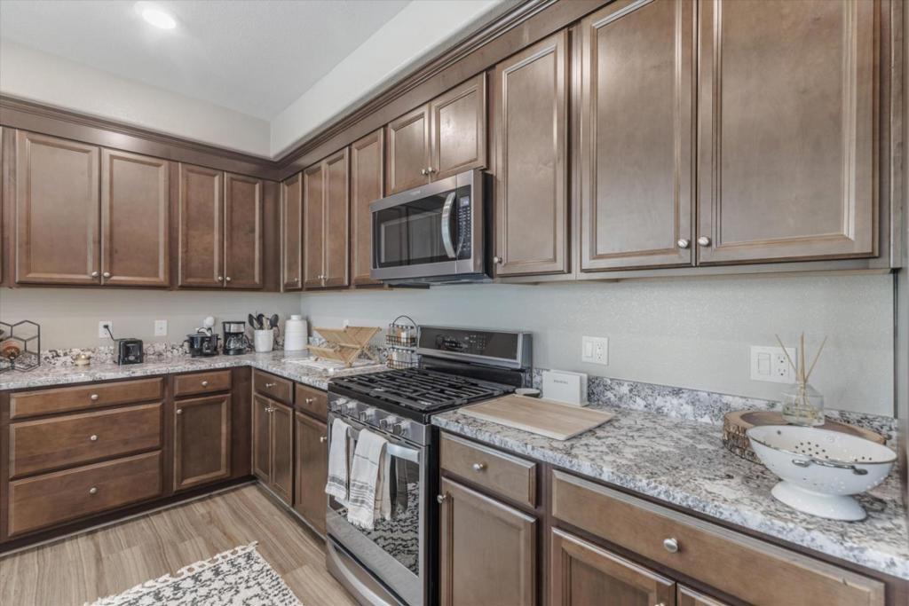 6568 Vision Court Property Photo 8