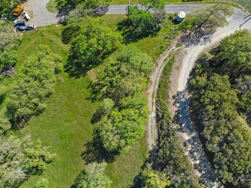 17556 Chesbro Lake Drive Property Photo 9