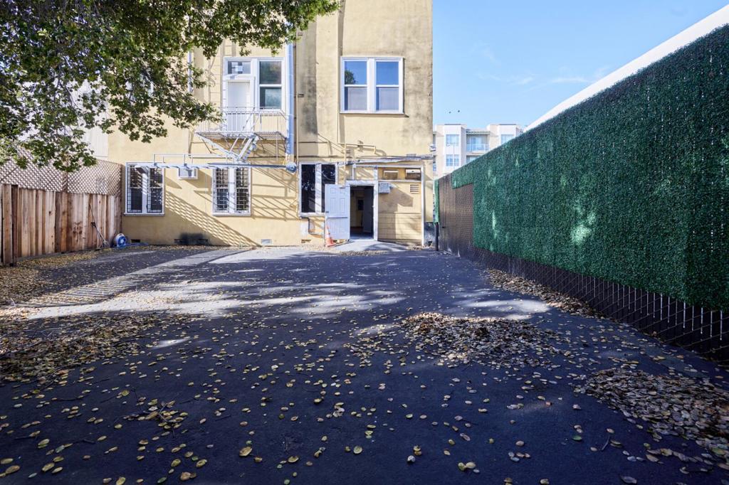 709 S B Street Property Photo 11