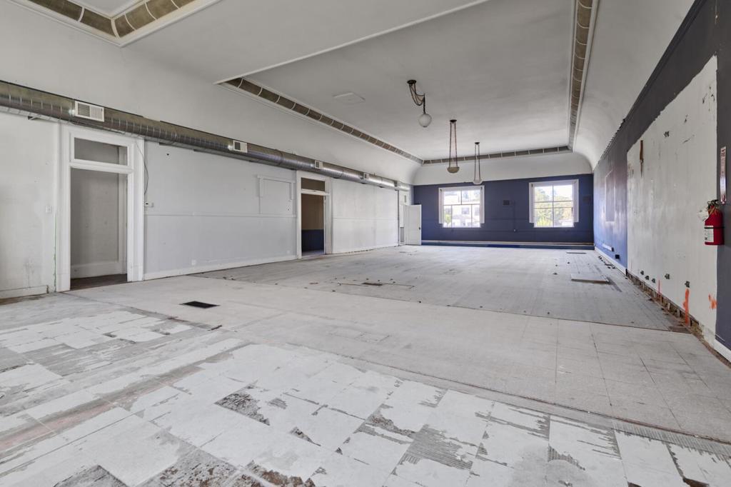 709 S B Street Property Photo 13