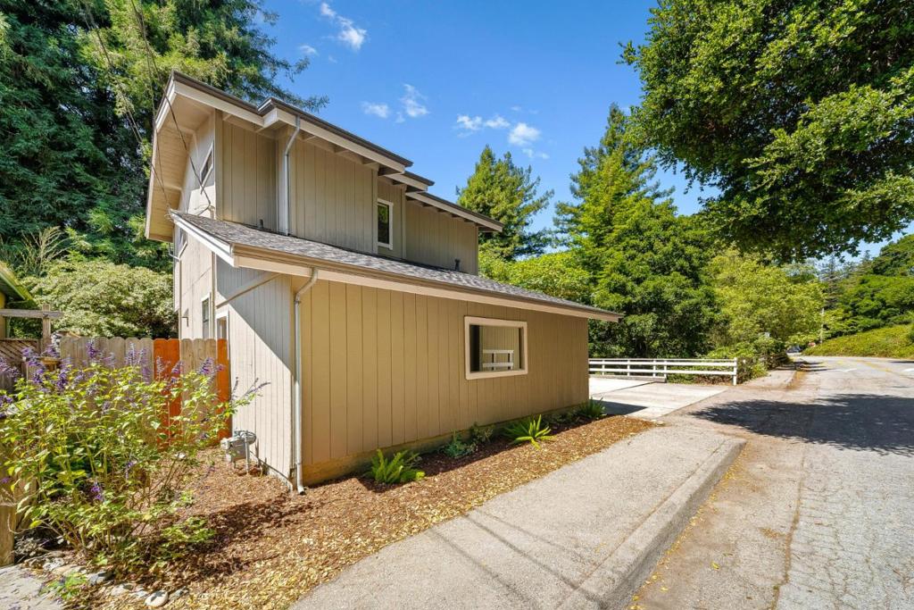 146 Aptos School Road Property Photo 2