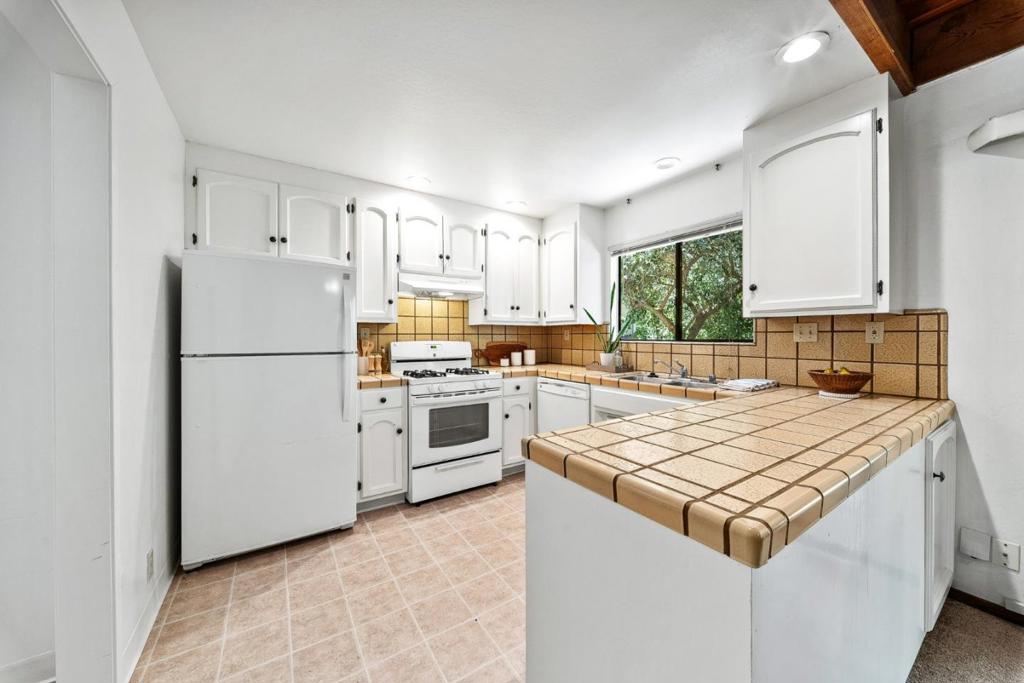 146 Aptos School Road Property Photo 15