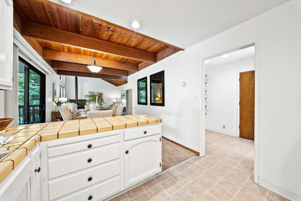 146 Aptos School Road Property Photo 17
