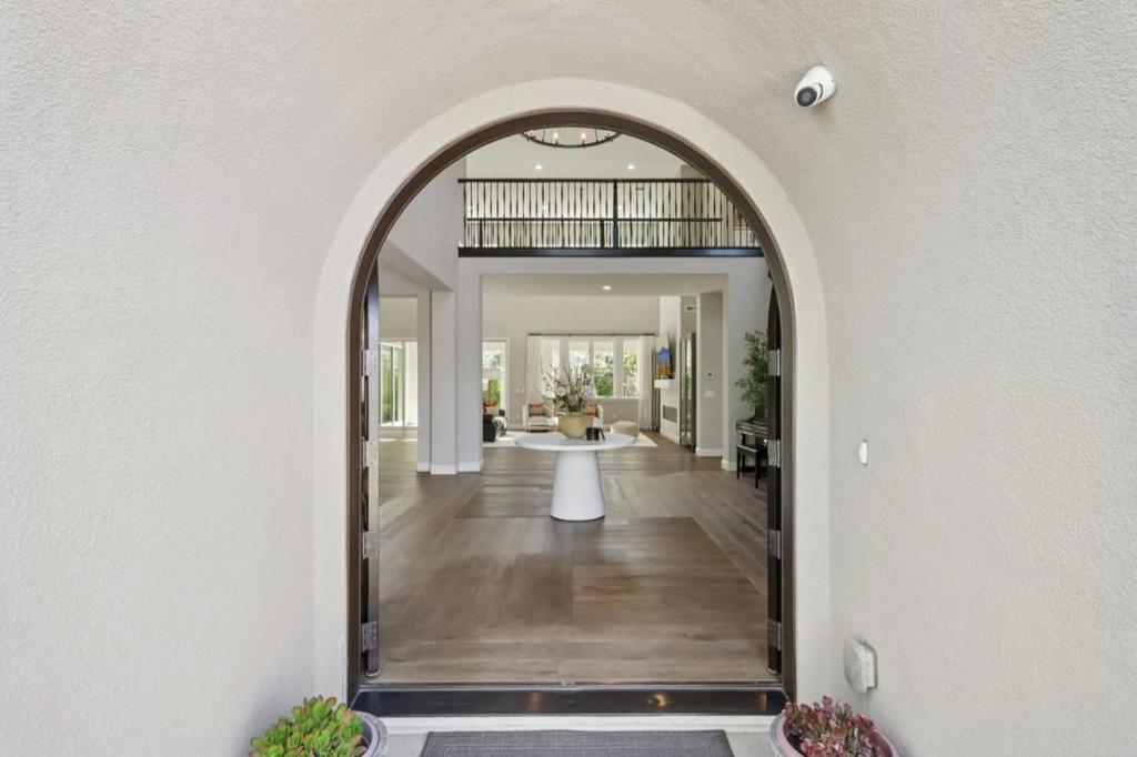 18600 Corte Arcangel Property Photo 8