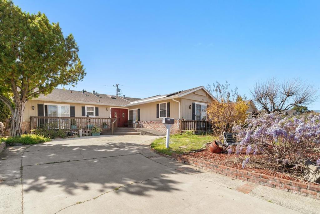 1708 Hallmark Lane Property Photo 1