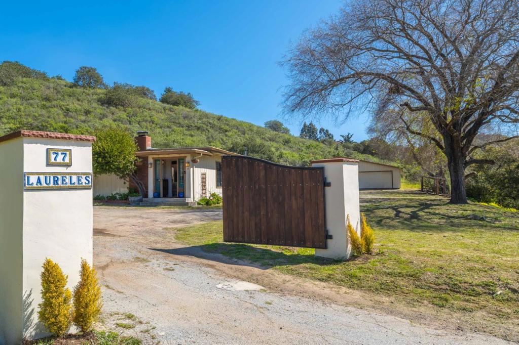 77 Laureles Grade Property Photo 2